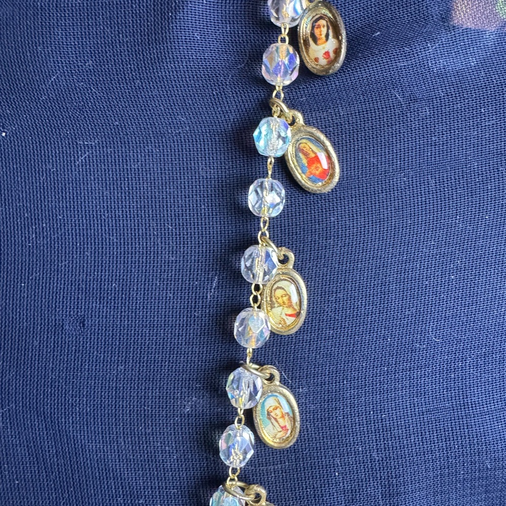 The national shrine shops nwt Elegant Gold Religious Pendant Necklace - Picture 4 of 12